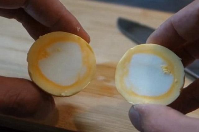 Невероятно, но факт: как сварить яйцо желтком наружу?!