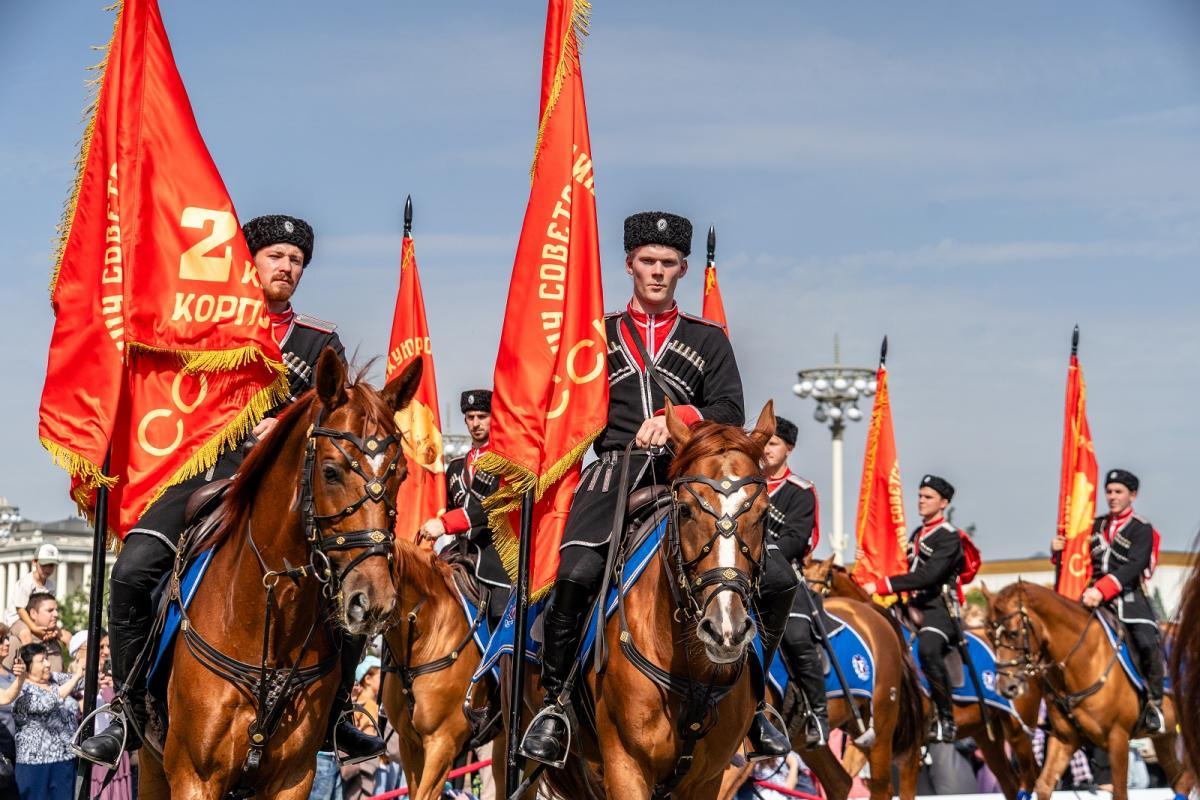 На ВДНХ начинаются традиционные конные церемониалы всадников Кремлевской школы верховой езды