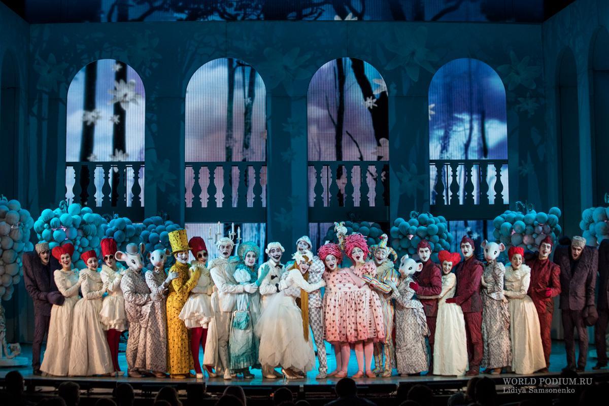 Новая версия легендарного спектакля Московского театра мюзикла «Все о Золушке»