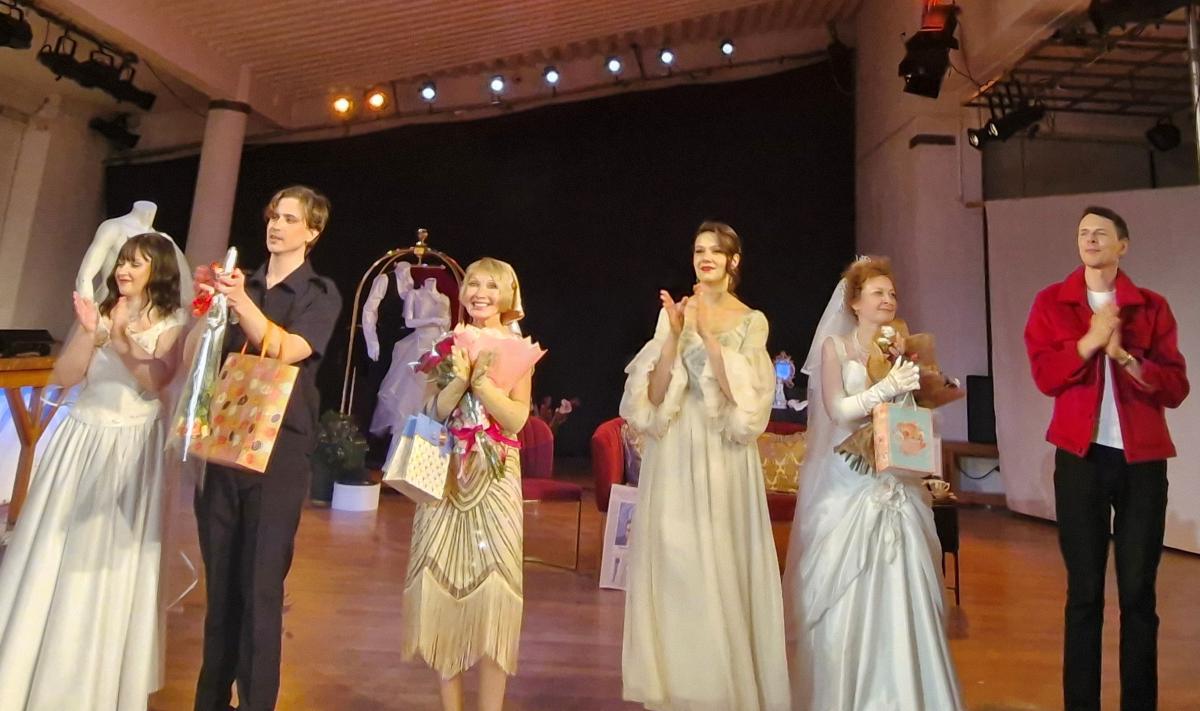 «История о столкновении миров двух непохожих женщин» в ШДИ