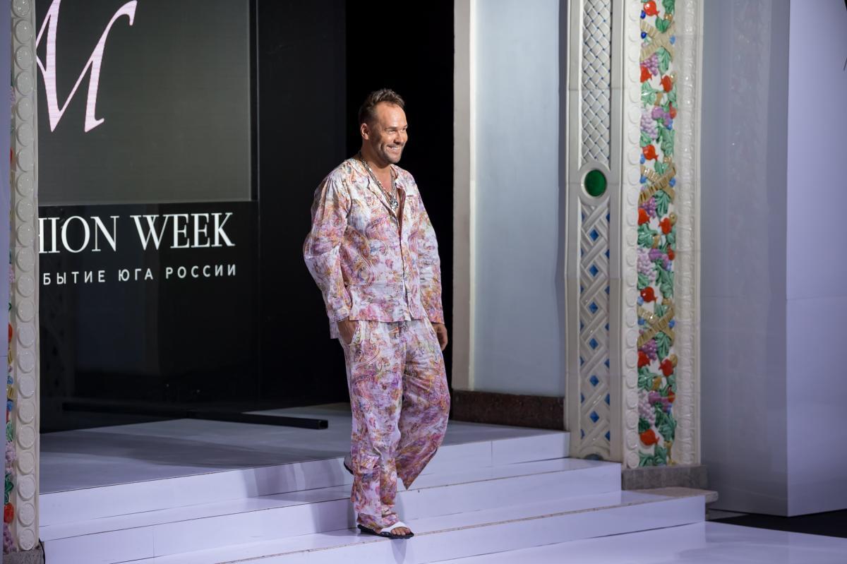 Актер Максим Аверин и бренд IVANOVA представили в Сочи совместную коллекцию одежды «Жить»