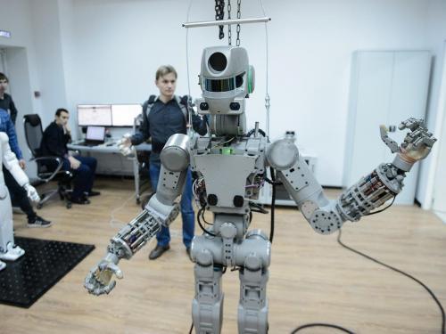 Кибернетик: Роботов создают из-за необходимости иметь рабов  