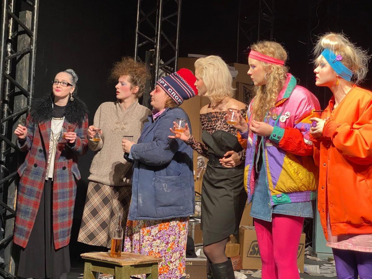 «Конкурс» во ВГИКе - искромётный дипломный спектакль, поставленный режиссёром-педагогом Александром Арсентьевым со студентами курса Сергея Безрукова 