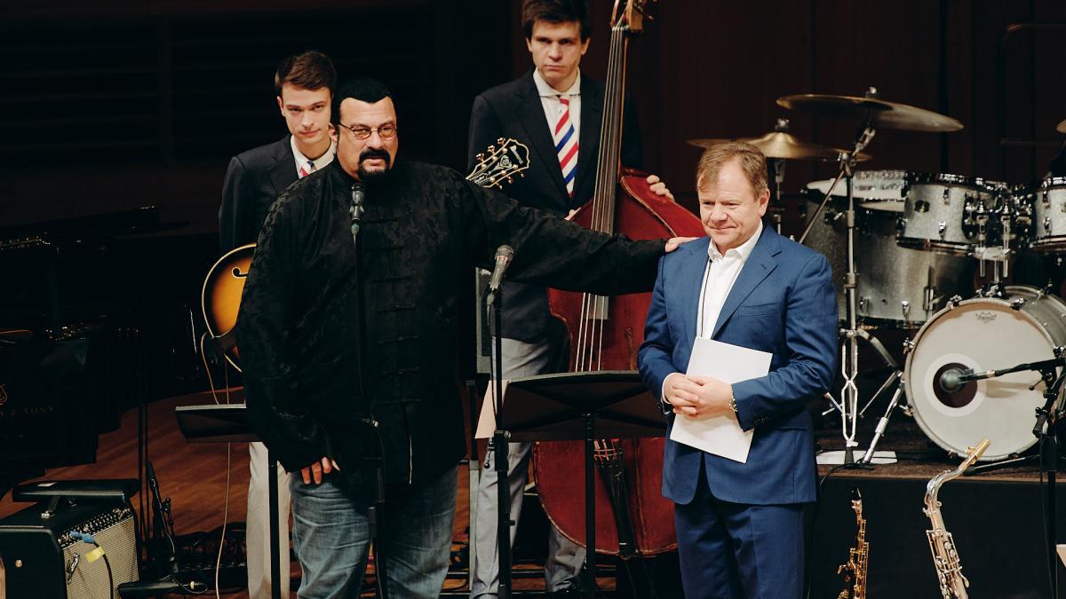 Стивен Сигал посетил закрытие фестиваля «Триумф джаза» 
