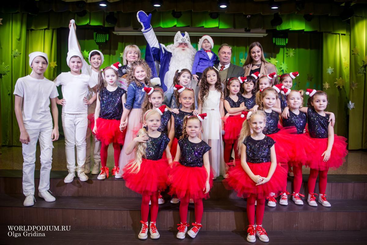  Детский музыкальный театр «Домисолька» поздравляет с Новым годом и сам принимает поздравления!
