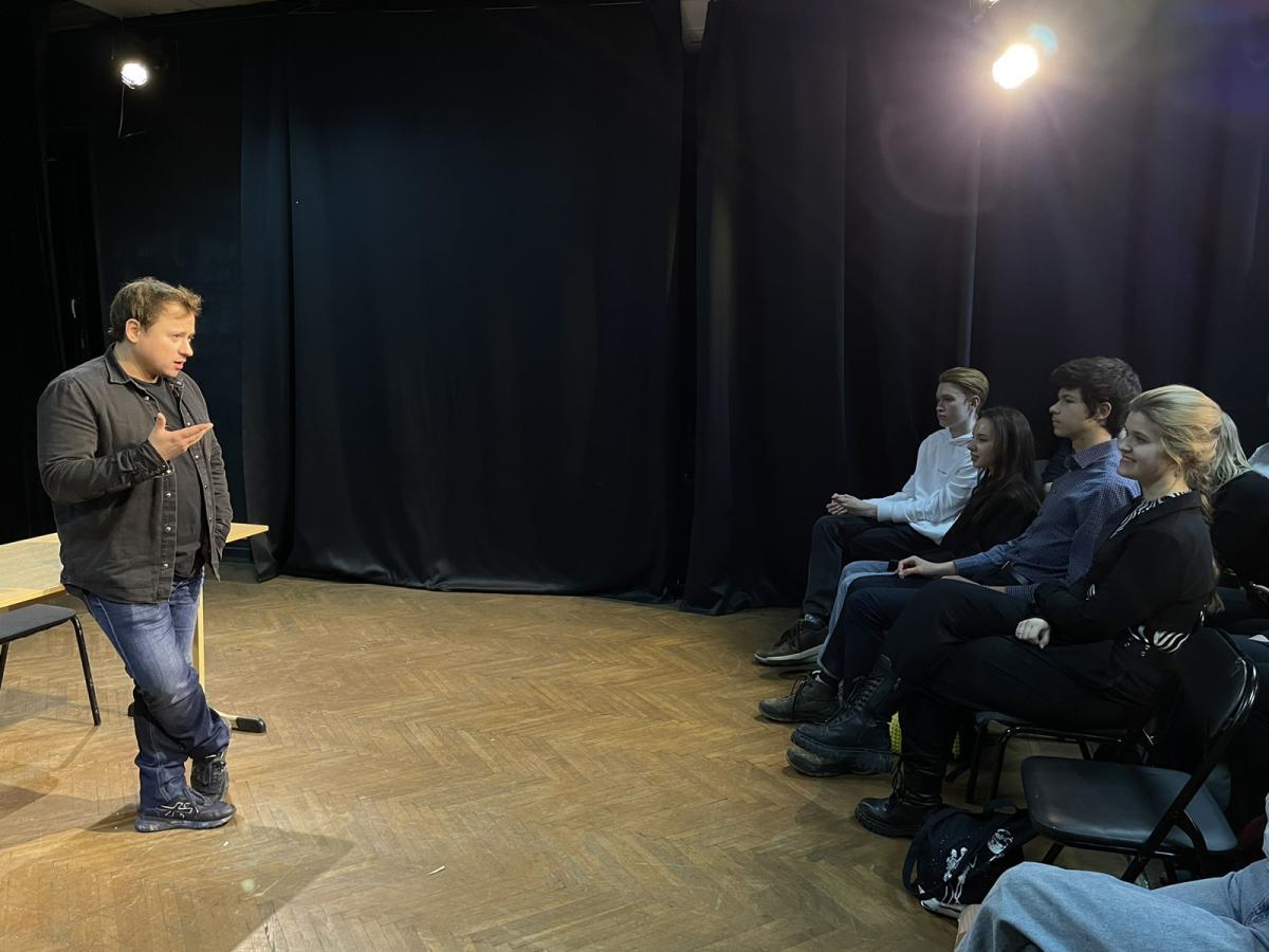 Андрей Гайдулян провел творческую встречу с учащимися подготовительных курсов, слушателями программы «Найди себя» и студентами Института Современного искусства