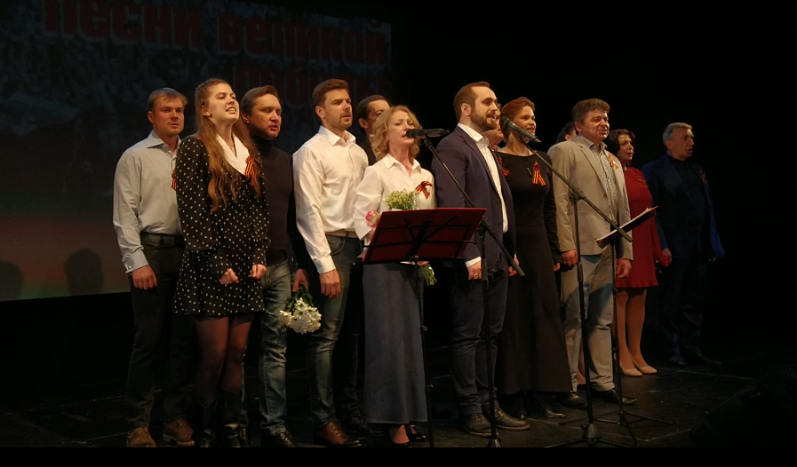 «А нынче нам нужна одна победа!»: артисты Театра Маяковского представили музыкальную программу «Песни Великой Победы»