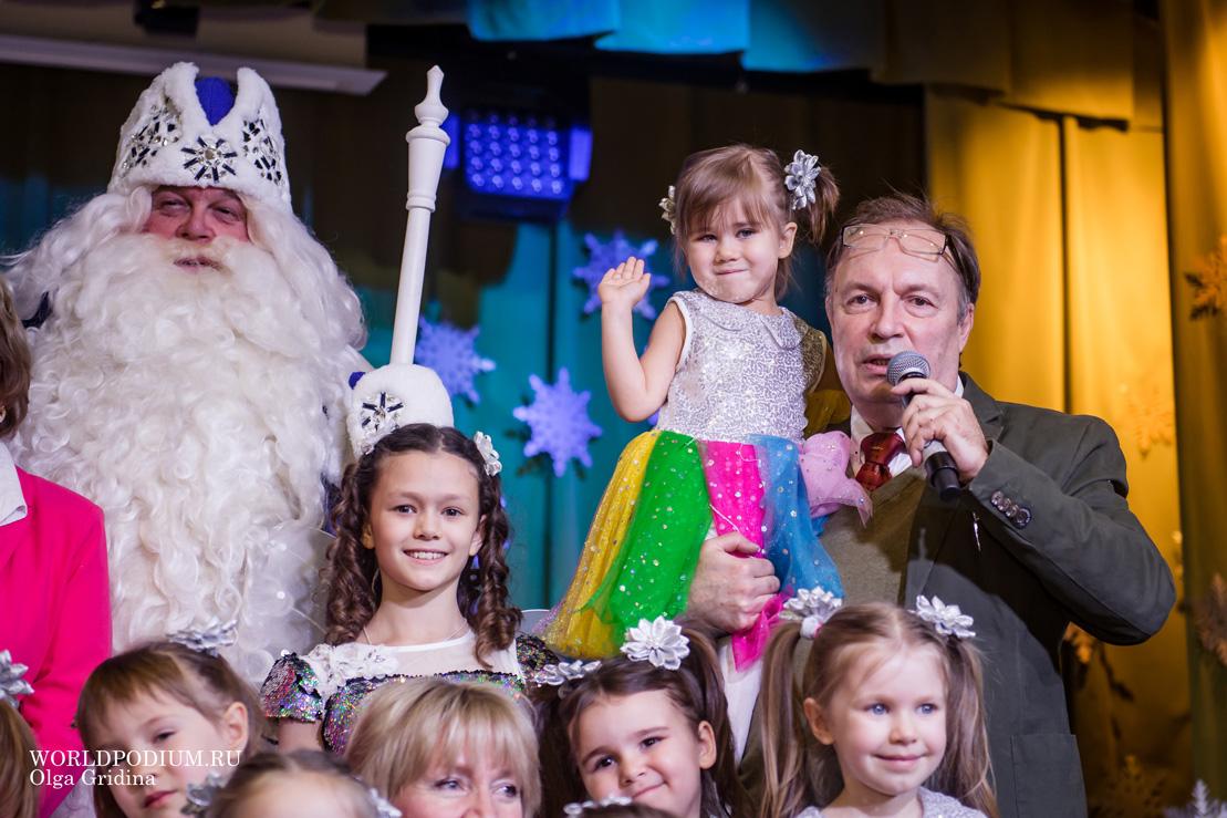 «С Новым годом меня, и дай Бог нам всем здоровья!» - руководитель театра «Домисолька» Иван Жиганов отмечает День рождения