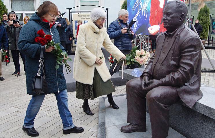 В Самаре открыли первый в России памятник Эльдару Рязанову