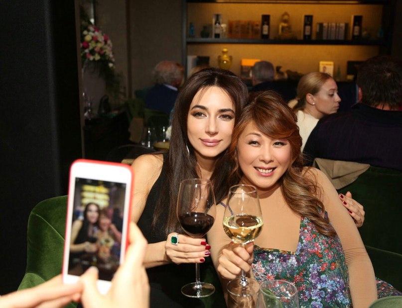 Популярная российская певица Анита Цой отметила юбилей в кругу звёздных друзей
