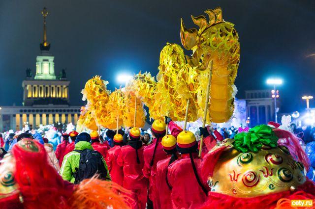 Свыше 10 000 человек встретили Новый год на Главном катке страны