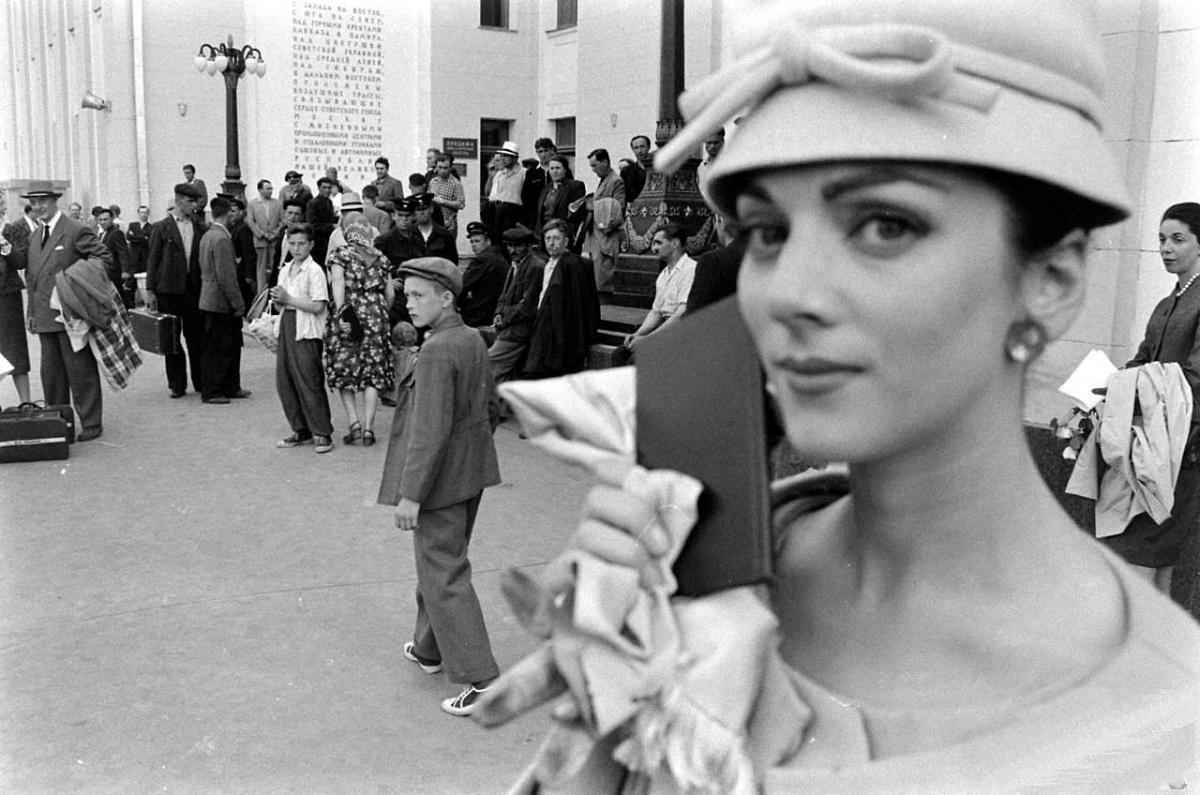 Мода 1950-ых – твид и new look. Dior в Москве.