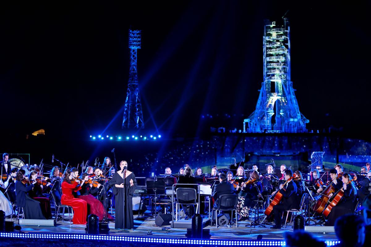 В день космонавтики на телеканале «Россия» показали торжественный концерт на космодроме Байконур