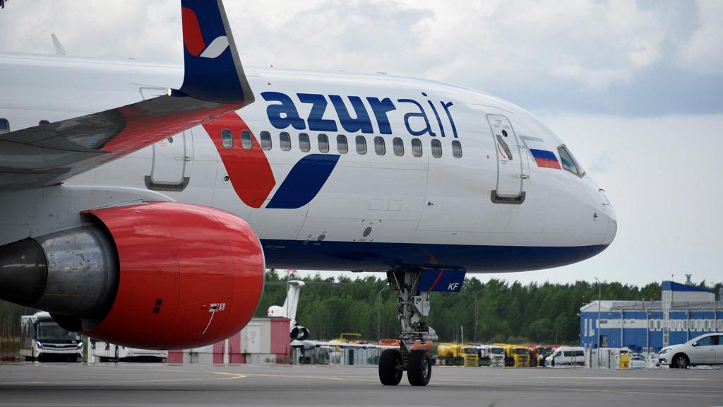 Azur Air приостановила отправку туристов за рубеж из-за вируса