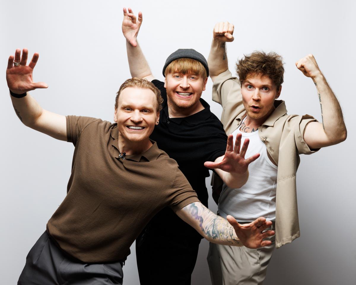 Полеты над сценой и исчезающий автомобиль в шоу «Повелители волшебства»: какую магию братья Сафроновы готовят к Новому году  