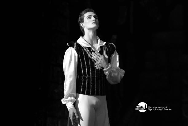 Ведущий солист театра «Кремлёвский балет» Анатолий Соя ушёл из жизни в возрасте 22 лет