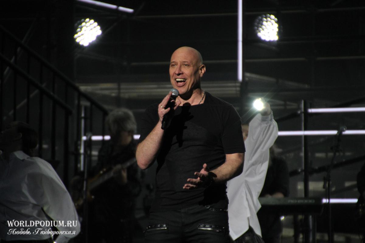 «Я голосую за мир!»: Денис Майданов триумфально отметил юбилей масштабным благотворительным концертом в Государственном Кремлёвском дворце