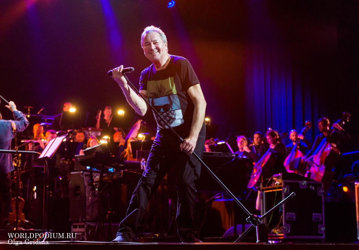 На сцене Кремля - музыкант Ян Гиллан с хитами «Deep Purple», за режиссерским телевизионным пультом – Роман Родин!