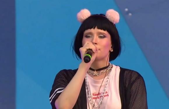 Певица Монеточка снялась в новом клипе в Петербурге