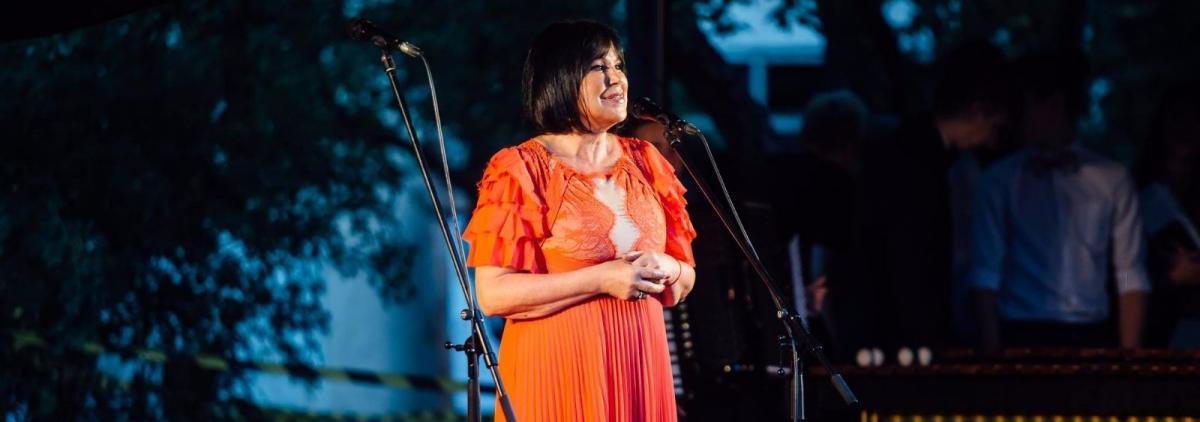 Инесса Галанте подарит рижанам бесплатный концерт в квартале Калнциема  