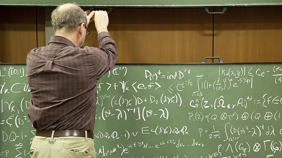 Британский математик представил решение одной из «задач тысячелетия»
