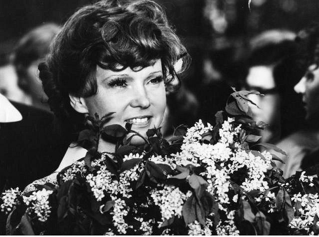 90 лет со Дня рождения Людмилы Гурченко: «Тают звёзды, сгорают кометы, Всё проходит, любовь бессмертна…» 