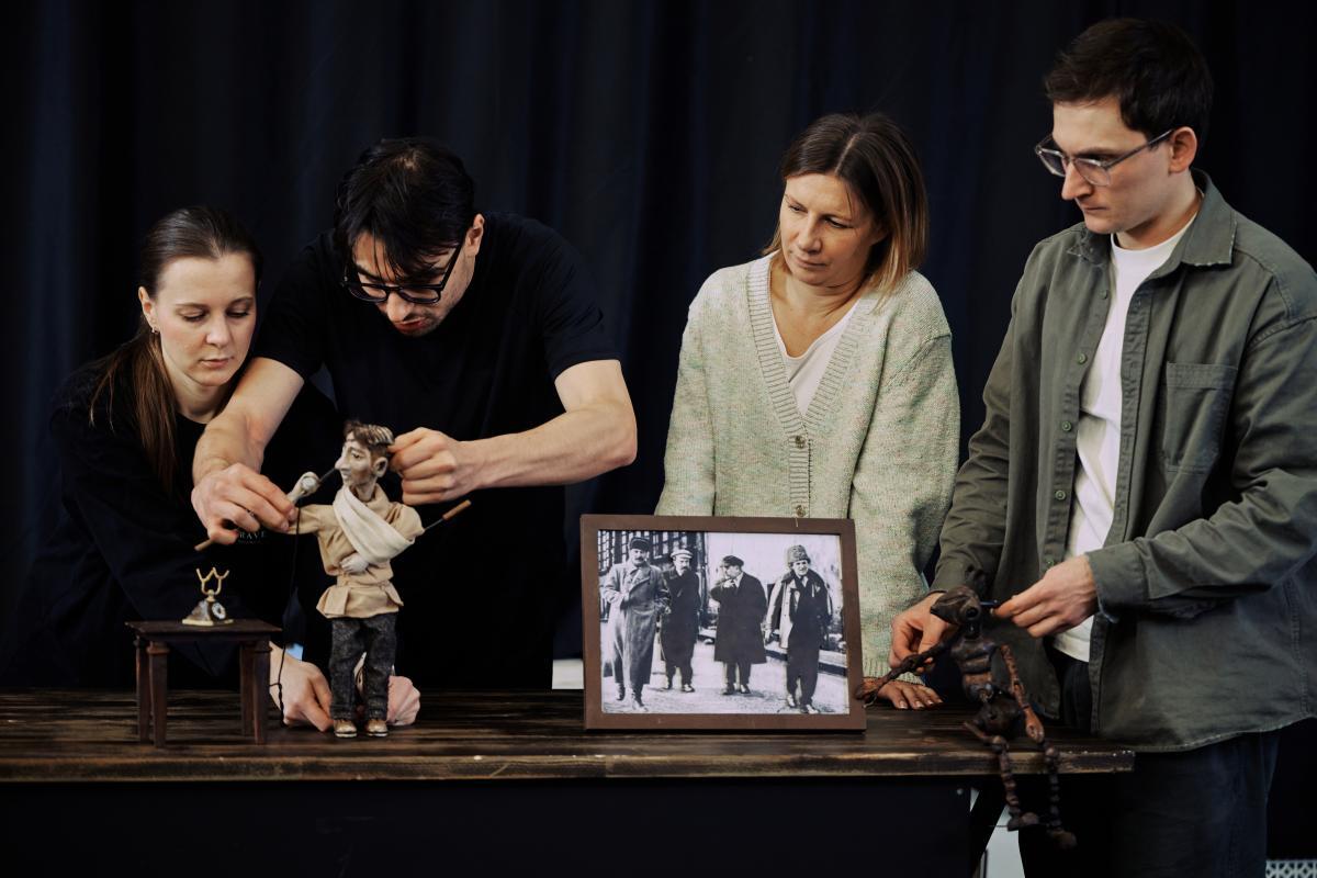 В Новом Пространстве Театра Наций появится спектакль в жанре мокьюментари с элементами театра кукол