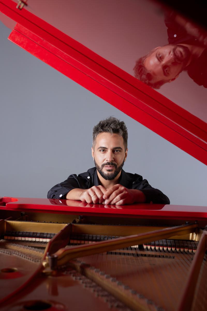 Алексей Романоф даст большой сольный концерт в Центре исполнительских искусств (экс. Градский Холл)