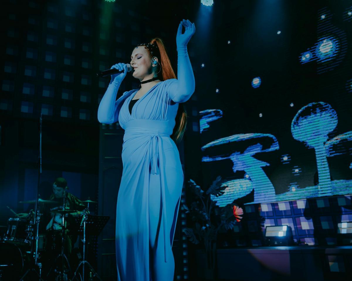 В концертном зале “Урбан” состоялось первое сольное шоу Lina Lee “Хочу быть&quot;