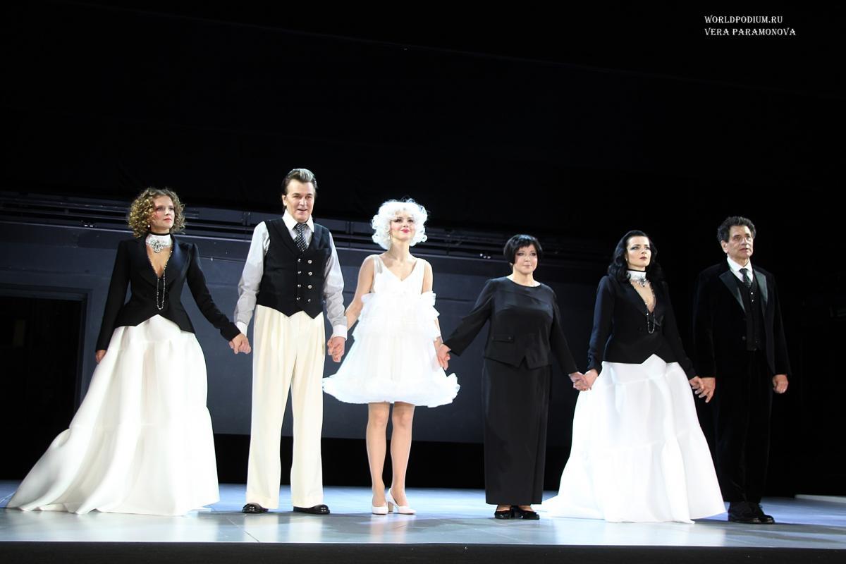 Театр Вахтангова представил премьеру спектакля по пьесе Флориана Зеллера «Обратная сторона медали»