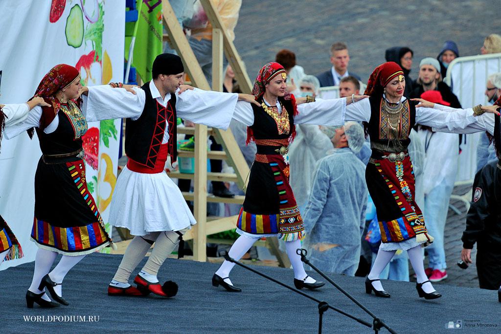 Фестиваль греческого салата прошел на Красной площади