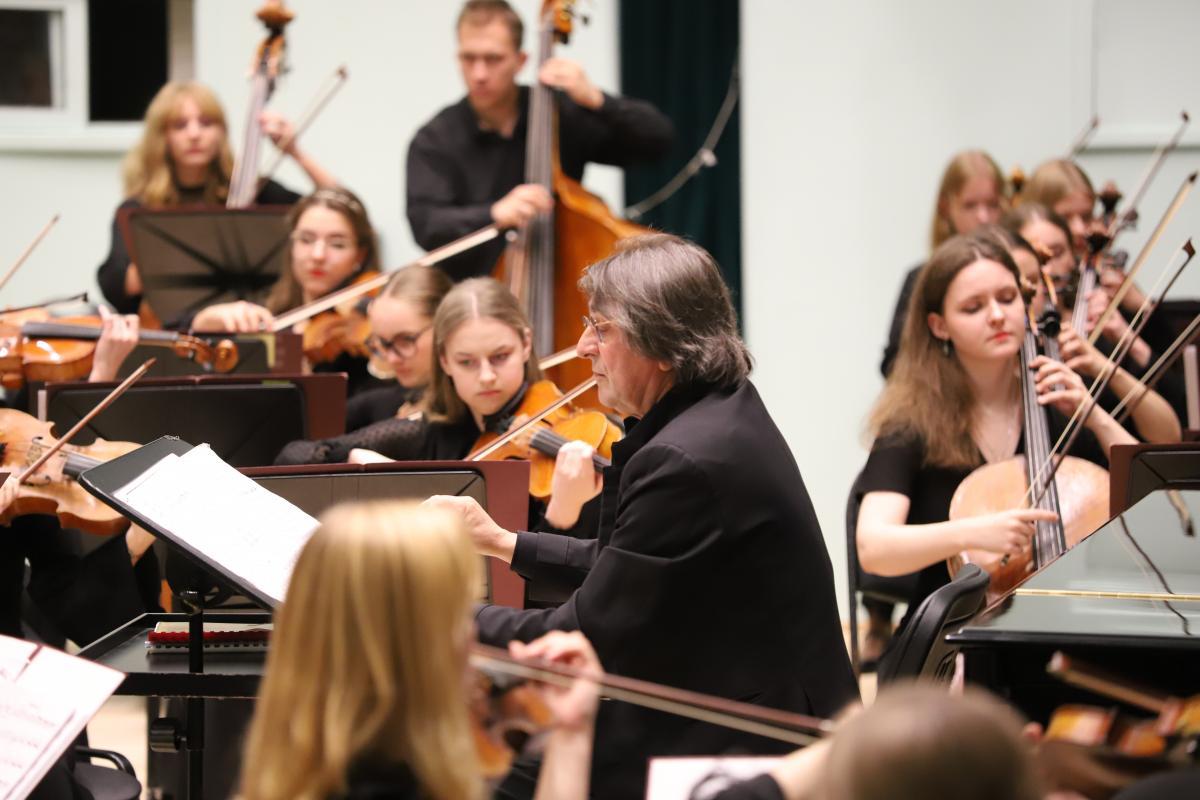 Молодежный белорусско-российский симфонический оркестр под руководством Юрия Башмета выступит в Москве и в Минске