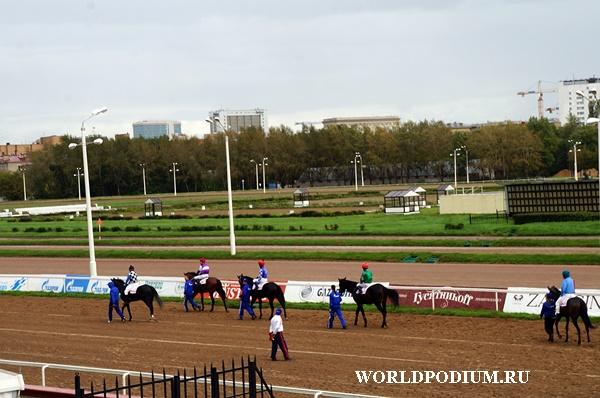 Центральный Московский ипподром приглашает на чемпионат русских троек