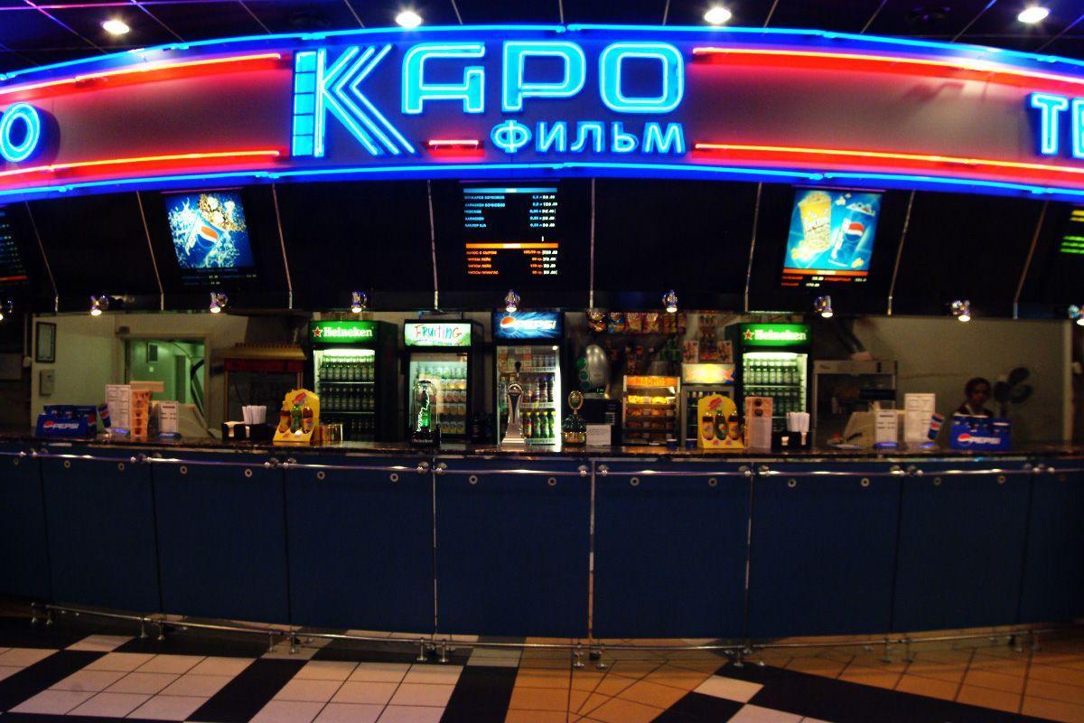 «Каро» открывает летние кинотеатры в «Эрмитаже» и Филях