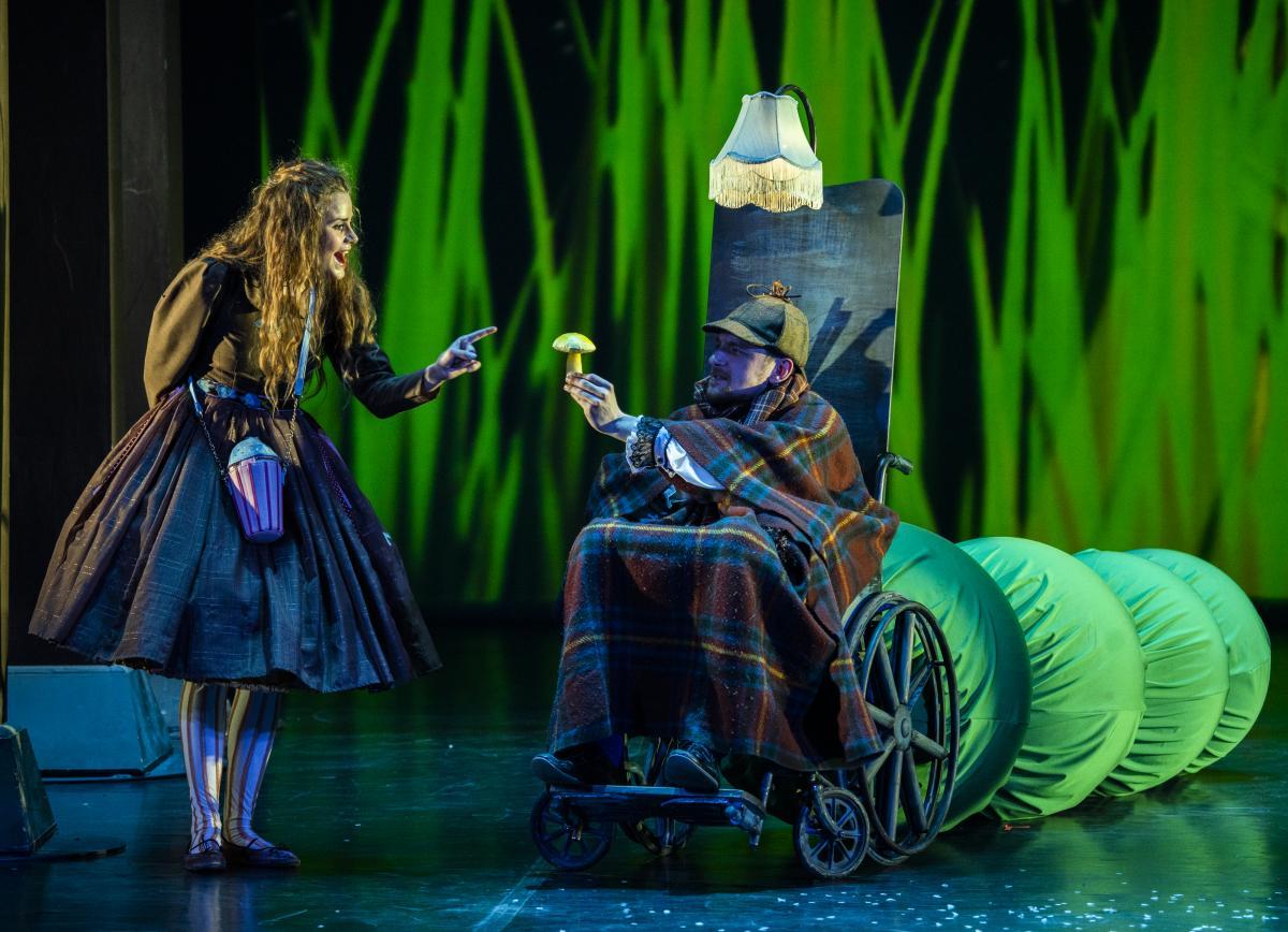 «Алиса в стране чудес» в Московском Губернском театре