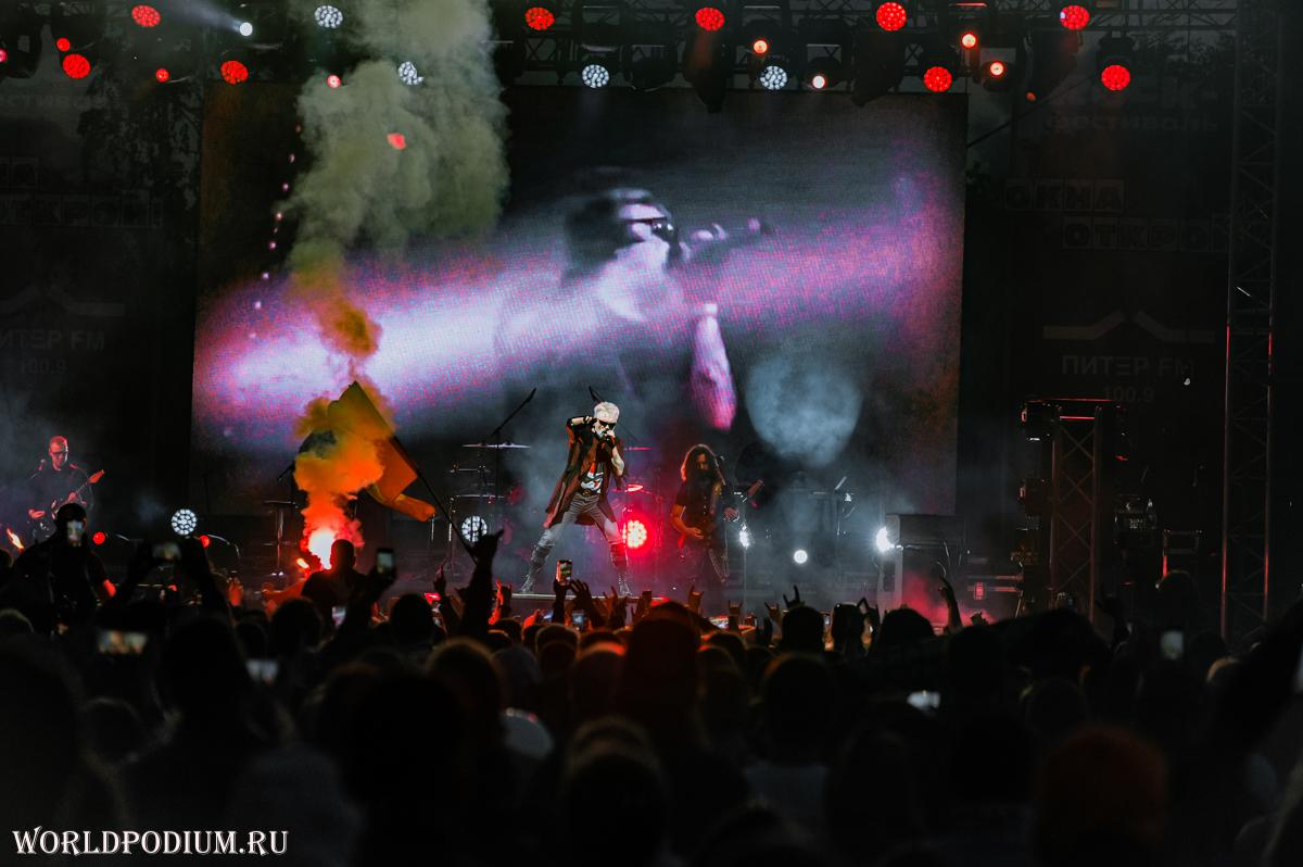 Рок-музыканты разных поколений встретились в Санкт-Петербурге на фестивале «Окна Открой»