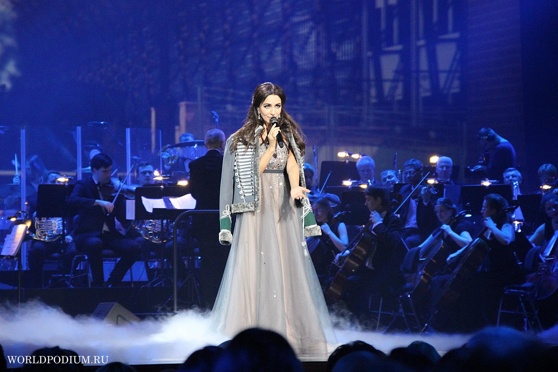 «Пусть голос мой звездою светит!», - вдохновенный сольный концерт Зары на главной сцене страны!