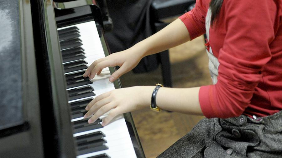 В Краснодаре учителя наказали за спетый детьми «Владимирский централ»