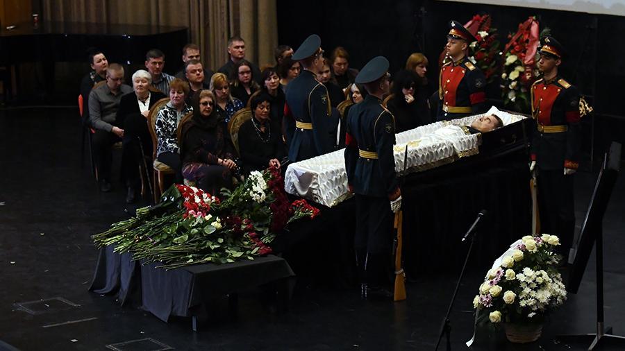 Алексея Булдакова похоронили на Троекуровском кладбище