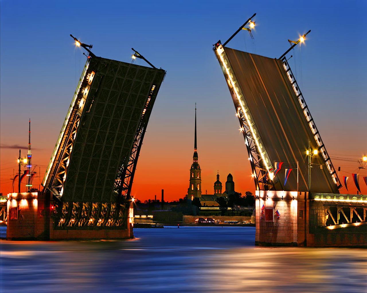 «Живые статуи» в Санкт-Петербурге