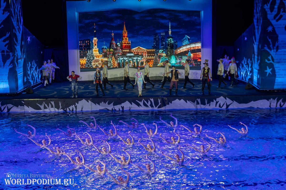 “Сказ о русских берегах”: Театр на воде Марии Киселевой представляет спектакль на воде, в котором синхронизируется история нашей Родины