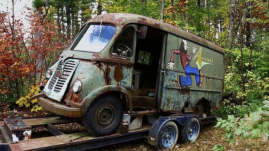 В лесу найден гастрольный фургон группы Aerosmith