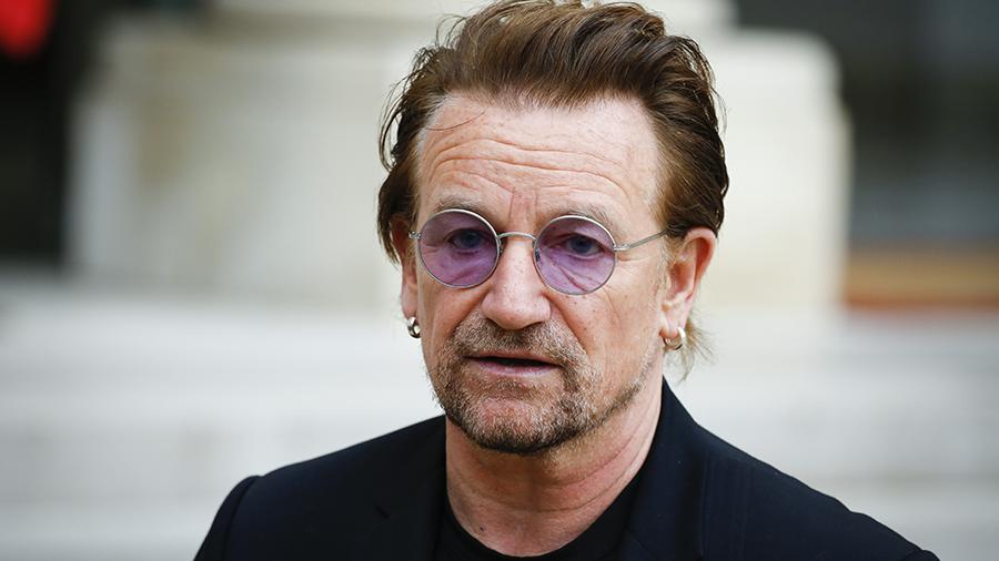Солист U2 Боно потерял голос во время концерта