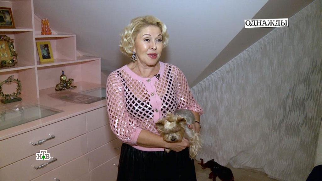 Любовь Успенская показала свой дом с 20-метровой «конурой» для собачки