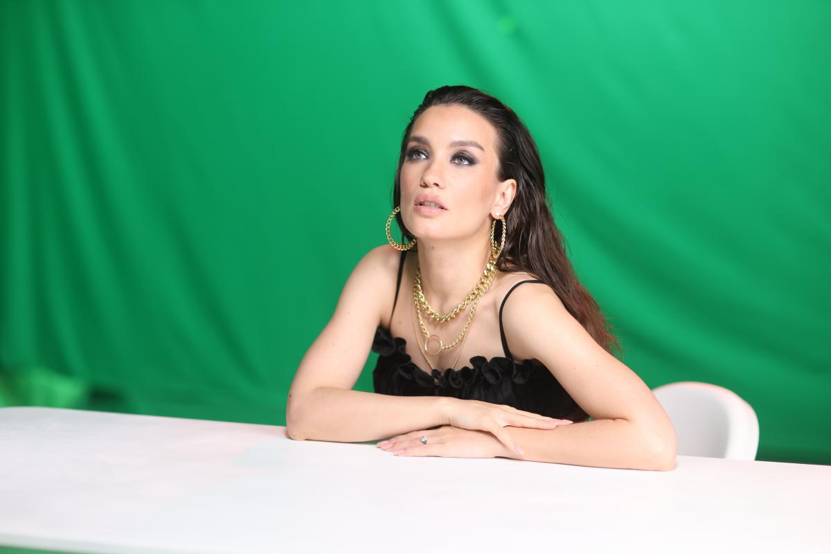 Виктория Дайнеко представила клип на песню Михаила Гуцериева