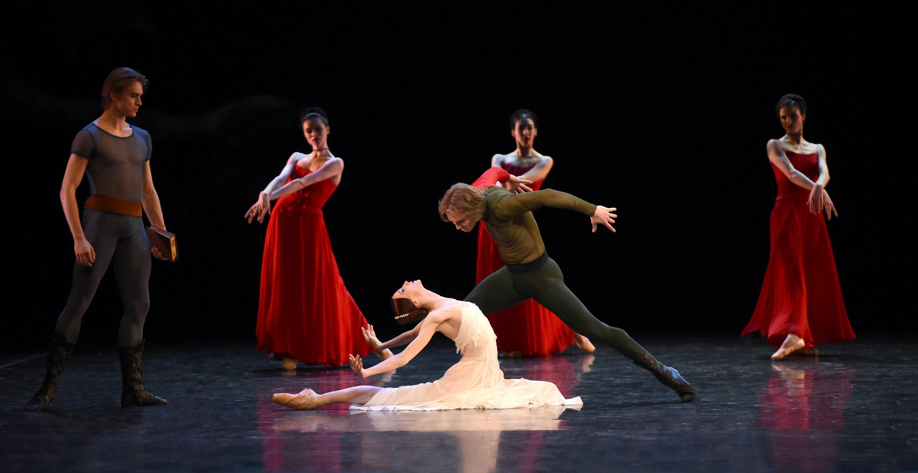 Светлана Захарова представит свою сольную программу Amore на Исторической сцене Большого театра