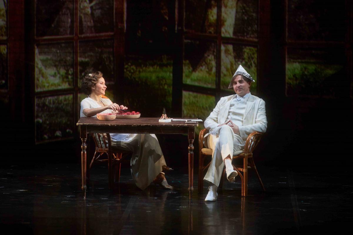 "Жены артистов. Цикл «Метаморфозы»"